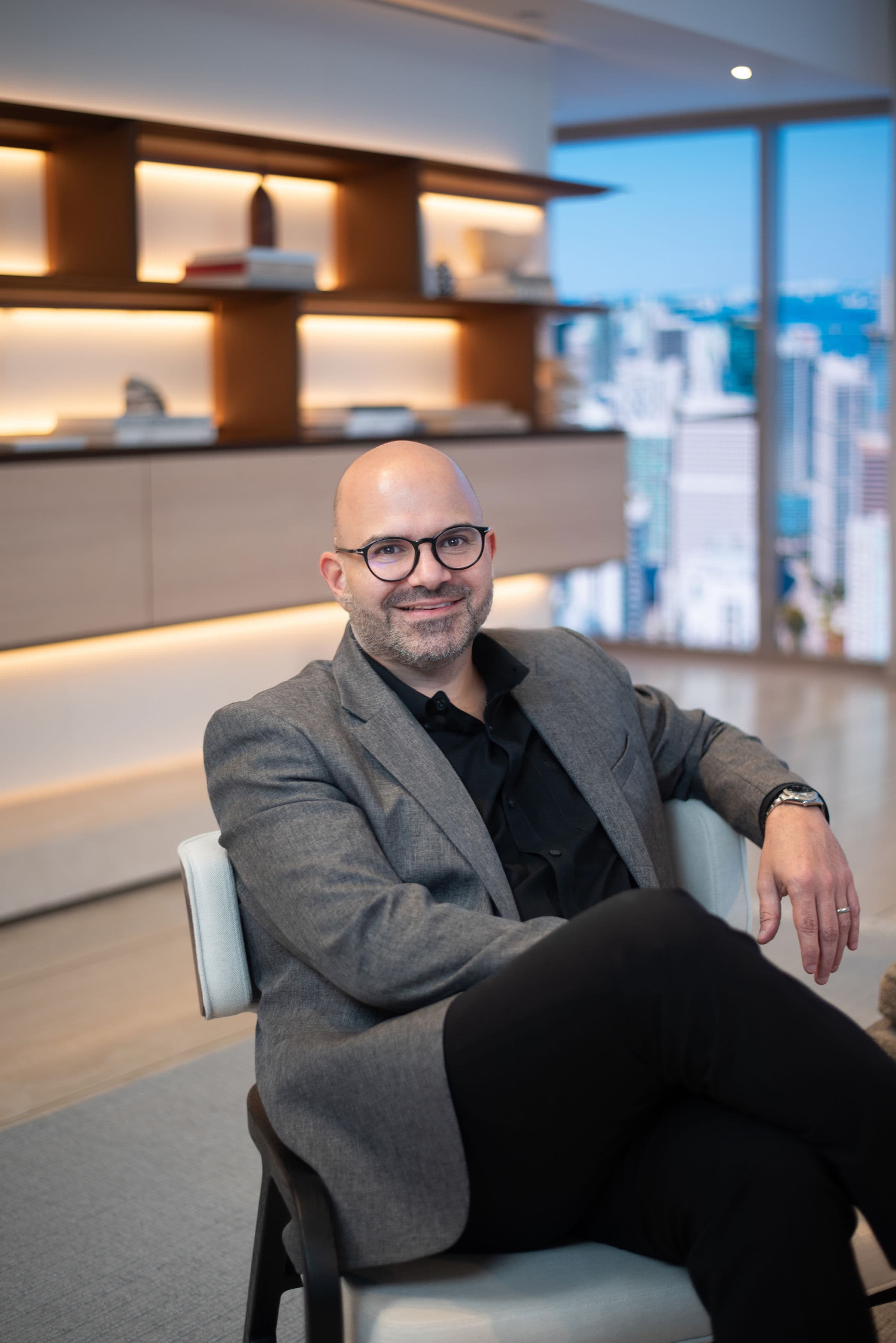 Aron Sultan Levy headshot